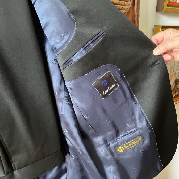 Beautiful Black Tux with Peak Lapel - Loro Piana Fabric - Picture 8 of 11